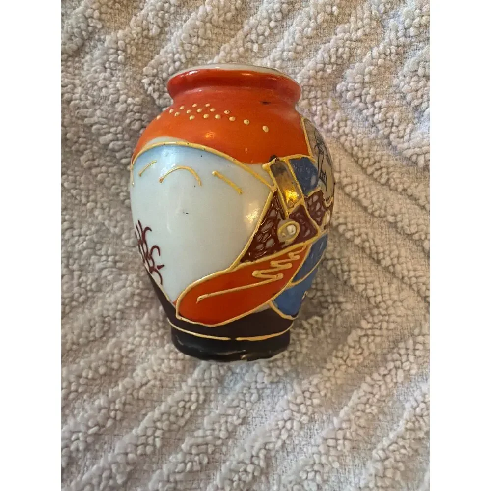 Vintage Porcelain Japanese Vase Woman Design Gold Accents Occupied Japan 2.75